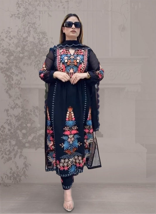 PAKISTANI THREE PCS SUIT👗