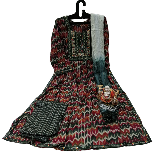 NYR2- Nyra suit