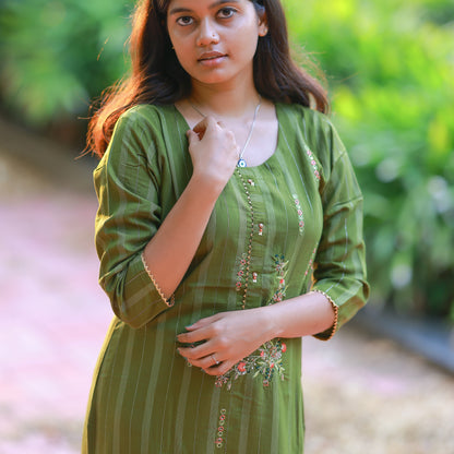 DE2PC1- HANDWORK 2 PIECE SET